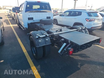2019 Ford Super Duty F-550 Cab Chassis XL Extended Cab w/Rear Doors DRW - miniatura 6