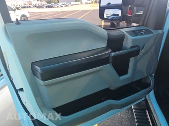 2019 Ford Super Duty F-550 Cab Chassis XL Extended Cab w/Rear Doors DRW - miniatura 9