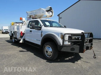 2019 Ford Super Duty F-550 Cab Chassis XL Extended Cab w/Rear Doors DRW - miniatura 1