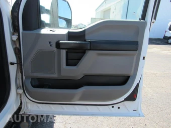 2019 Ford Super Duty F-550 Cab Chassis XL Extended Cab w/Rear Doors DRW - miniatura 12