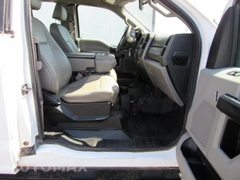2019 Ford Super Duty F-550 Cab Chassis XL Extended Cab w/Rear Doors DRW - miniatura 13