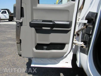 2019 Ford Super Duty F-550 Cab Chassis XL Extended Cab w/Rear Doors DRW - miniatura 16