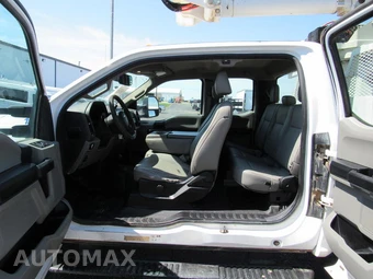 2019 Ford Super Duty F-550 Cab Chassis XL Extended Cab w/Rear Doors DRW - miniatura 37