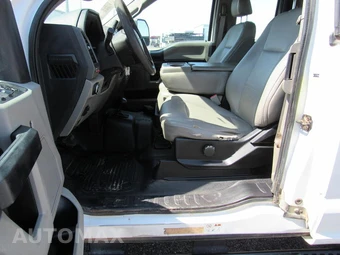 2019 Ford Super Duty F-550 Cab Chassis XL Extended Cab w/Rear Doors DRW - miniatura 39