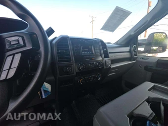 2019 Ford Super Duty F-550 Cab Chassis XL Extended Cab w/Rear Doors DRW - miniatura 10