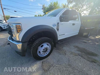 2019 Ford Super Duty F-550 Cab Chassis XL Extended Cab w/Rear Doors DRW - miniatura 2