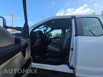 2019 Ford Super Duty F-550 Cab Chassis XL Extended Cab w/Rear Doors DRW - miniatura 6