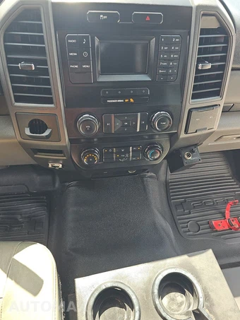 2019 Ford Super Duty F-550 Cab Chassis XL Regular Cab DRW - miniatura 11