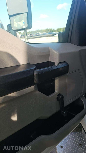 2019 Ford Super Duty F-550 Cab Chassis XL Regular Cab DRW - miniatura 26