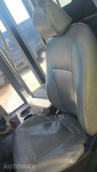 2019 Ford Super Duty F-550 Cab Chassis XL Regular Cab DRW - miniatura 28