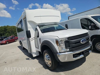 2019 Ford Super Duty F-550 Cab Chassis XL Regular Cab DRW - miniatura 3