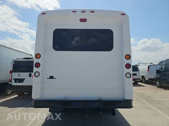 2019 Ford Super Duty F-550 Cab Chassis XL Regular Cab DRW - miniatura 5