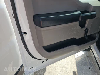 2019 Ford Super Duty F-550 Cab Chassis XL Regular Cab DRW - miniatura 9