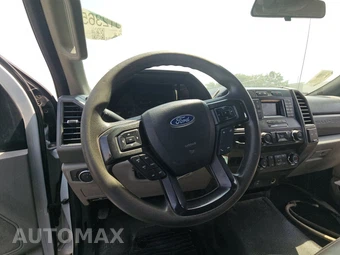 2019 Ford Super Duty F-550 Cab Chassis XL Regular Cab DRW - miniatura 10