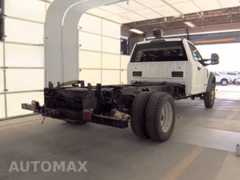 2019 Ford Super Duty F-550 Cab Chassis XL Regular Cab DRW - miniatura 4