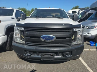 2019 Ford Super Duty F-550 Cab Chassis XL Regular Cab DRW - miniatura 2