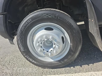 2019 Ford Super Duty F-550 Cab Chassis XL Regular Cab DRW - miniatura 8
