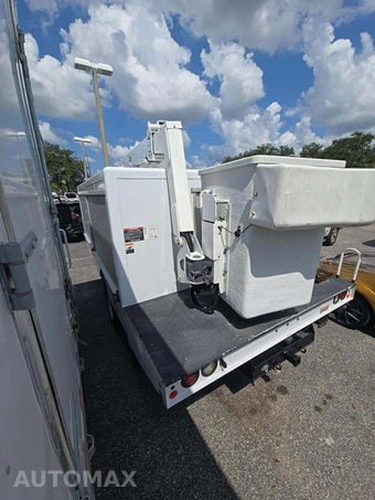 2019 Ford Super Duty F-550 Cab Chassis XL Regular Cab DRW - miniatura 2