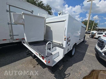 2019 Ford Super Duty F-550 Cab Chassis XL Regular Cab DRW - miniatura 3