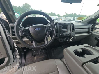 2019 Ford Super Duty F-550 Cab Chassis XL Regular Cab DRW - miniatura 11
