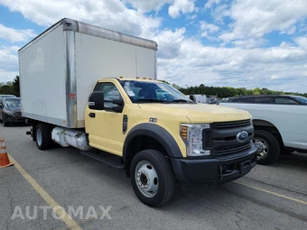2019 Ford Super Duty F-550 Cab Chassis XL Regular Cab DRW - miniatura 3