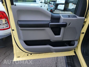 2019 Ford Super Duty F-550 Cab Chassis XL Regular Cab DRW - miniatura 9