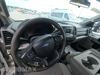 2019 Ford Super Duty F-550 Cab Chassis XL Regular Cab DRW - miniatura 11