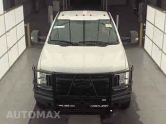 2019 Ford Super Duty F-550 Cab Chassis XL Regular Cab DRW - miniatura 2