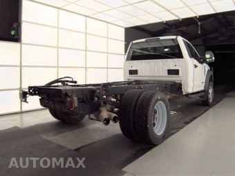 2019 Ford Super Duty F-550 Cab Chassis XL Regular Cab DRW - miniatura 4