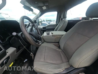 2019 Ford Super Duty F-550 Cab Chassis XL Regular Cab DRW - miniatura 7