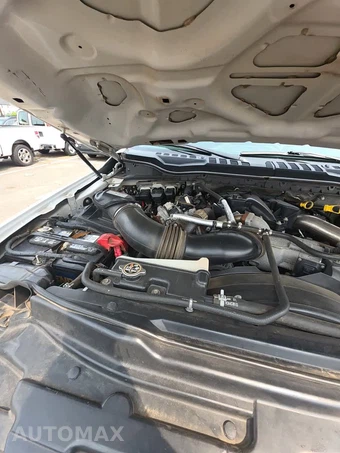 2019 Ford Super Duty F-550 Cab Chassis XL Regular Cab DRW - miniatura 18