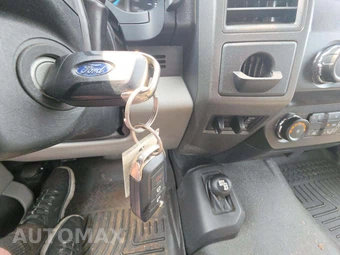 2019 Ford Super Duty F-550 Cab Chassis XL Regular Cab DRW - miniatura 8