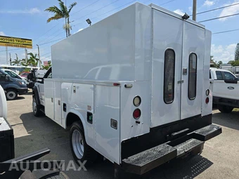2019 Ford Super Duty F-550 Cab Chassis XL Regular Cab DRW - miniatura 2