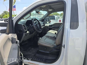 2019 Ford Super Duty F-550 Cab Chassis XL Regular Cab DRW - miniatura 6