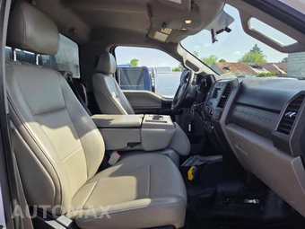 2019 Ford Super Duty F-550 Cab Chassis XL Regular Cab DRW - miniatura 11