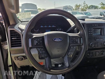 2019 Ford Super Duty F-550 Cab Chassis XL Regular Cab DRW - miniatura 13