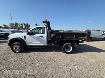 2019 Ford Super Duty F-550 Cab Chassis XL Regular Cab DRW - miniatura 2