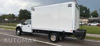 2019 Ford Super Duty F-550 Cab Chassis XL Regular Cab DRW - miniatura 3