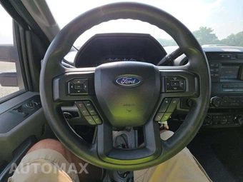 2019 Ford Super Duty F-550 Cab Chassis XL Regular Cab DRW - miniatura 18