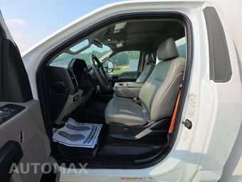 2019 Ford Super Duty F-550 Cab Chassis XL Regular Cab DRW - miniatura 3