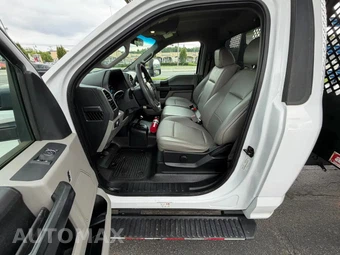 2019 Ford Super Duty F-550 Cab Chassis XL Regular Cab DRW - miniatura 17