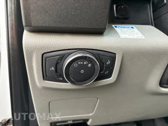 2019 Ford Super Duty F-550 Cab Chassis XL Regular Cab DRW - miniatura 28