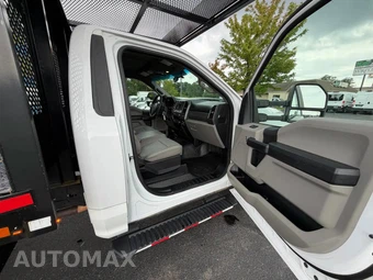 2019 Ford Super Duty F-550 Cab Chassis XL Regular Cab DRW - miniatura 31