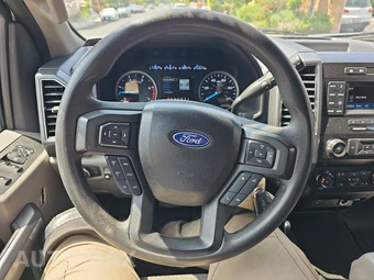 2019 Ford Super Duty F-550 Cab Chassis XLT Crew Cab DRW - miniatura 10