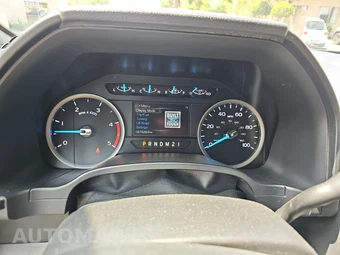 2019 Ford Super Duty F-550 Cab Chassis XLT Crew Cab DRW - miniatura 12