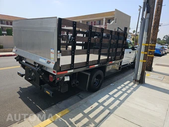 2019 Ford Super Duty F-550 Cab Chassis XLT Crew Cab DRW - miniatura 4