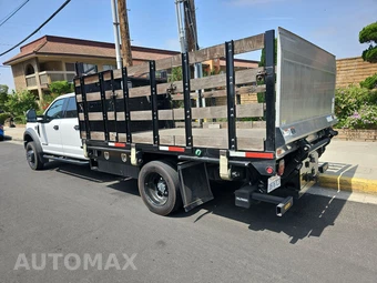 2019 Ford Super Duty F-550 Cab Chassis XLT Crew Cab DRW - miniatura 6