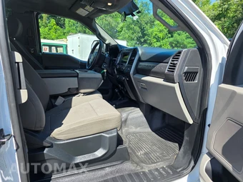 2019 Ford Super Duty F-550 Cab Chassis XLT Extended Cab w/Rear Doors DRW - miniatura 2