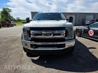 2019 Ford Super Duty F-550 Cab Chassis XLT Extended Cab w/Rear Doors DRW - miniatura 8