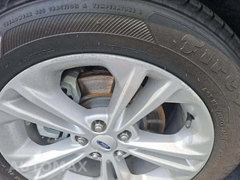2019 Ford Taurus SEL - miniatura 20